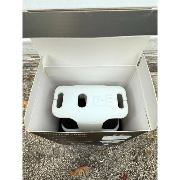 Fuse Reels 12W iPad Lightning Cable Charger Organizer - Picture 5 of 5